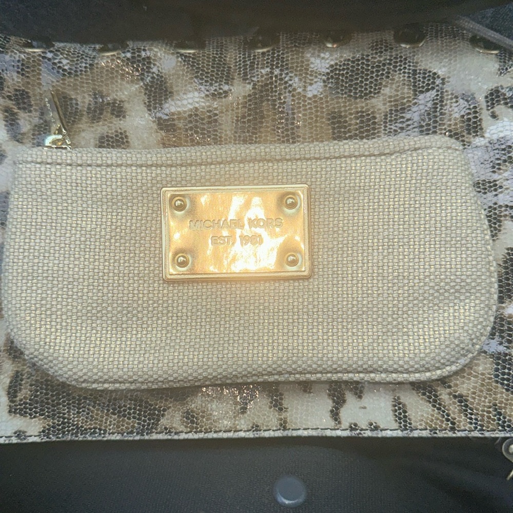 Michael Kors Zippered Pouch